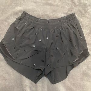 EUC Lululemon Hotty Hot Short